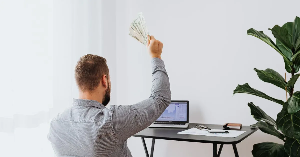 Use AI tools to automatically create graphics in today's headlines for efficient output and profitability