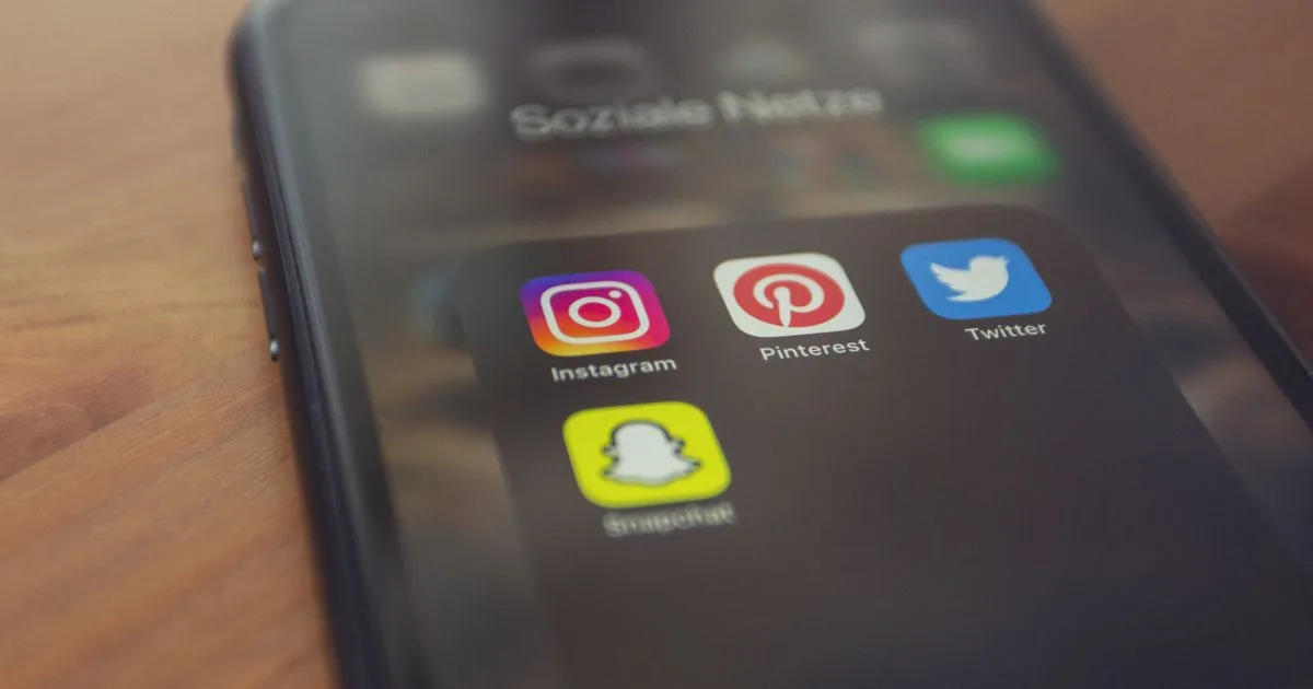 Use digital human technology to create virtual celebrity interview videos